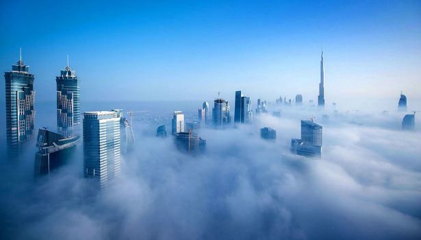 Dubai_tomada_por_las_nubes,_fotografía_de_Sebastian_Opitz
